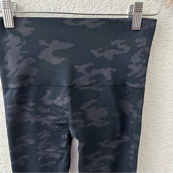 Spanx Look At Me Now Camo Leggings - Picture 7 of 7